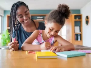 Volta-às-Aulas-como-ajudar-as-crianças-com-as-lições-de-casa